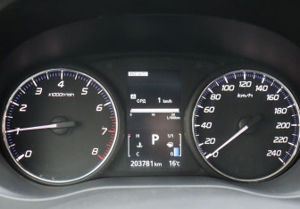 Подержанный автомобиль Mitsubishi Outlander 2015 года (11 фото)