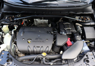 Подержанный автомобиль Mitsubishi Outlander 2008 года (25 фото)