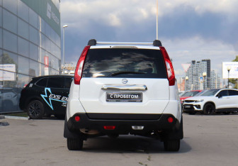 Подержанный автомобиль Nissan X-Trail 2012 года (6 фото)
