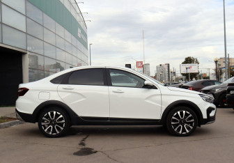 Подержанный автомобиль LADA (ВАЗ) Vesta Sedan 2023 года (4 фото)