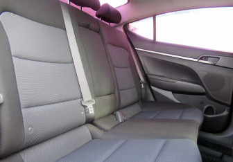 Подержанный автомобиль Hyundai Elantra Sedan 2017 года (11 фото)