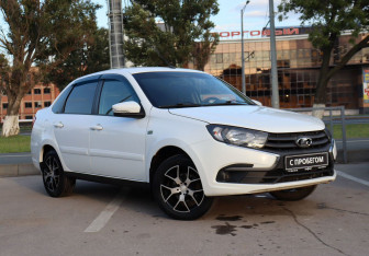Подержанный автомобиль LADA (ВАЗ) Granta Sedan 2019 года (3 фото)