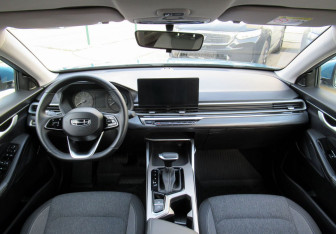 Подержанный автомобиль Geely Emgrand 2023 года (13 фото)