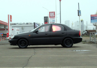 Подержанный автомобиль Chevrolet Lanos 2006 года (8 фото)