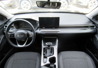 Подержанный автомобиль Geely Emgrand 2023 года (13 фото)