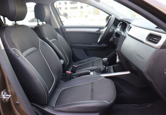 Подержанный автомобиль Renault Arkana 2021 года (19 фото)