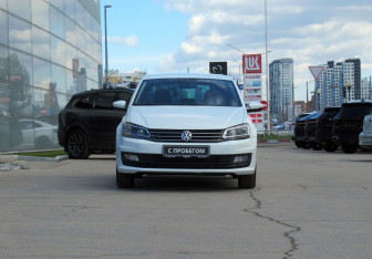 Подержанный автомобиль Volkswagen Polo Sedan 2019 года (2 фото)