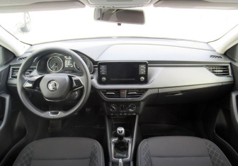 Подержанный автомобиль Skoda Rapid Liftback 2020 года (13 фото)