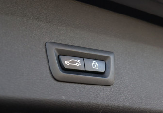 Подержанный автомобиль BMW X1 2016 года (20 фото)