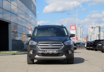 Подержанный автомобиль Ford Kuga 2017 года (2 фото)