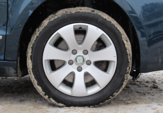 Подержанный автомобиль Skoda Superb Wagon 2012 года (9 фото)