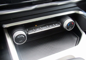 Подержанный автомобиль Belgee X50 2024 года (13 фото)