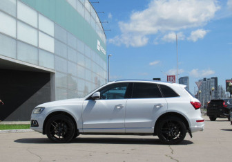 Подержанный автомобиль Audi Q5 2015 года (8 фото)