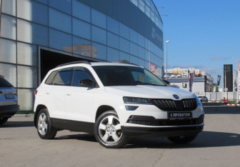 Подержанный автомобиль Skoda Karoq 2020 года (3 фото)