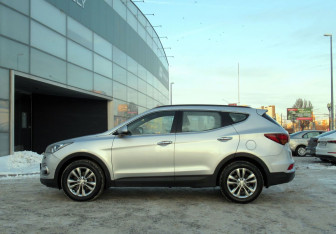 Подержанный автомобиль Hyundai Santa Fe 2017 года (8 фото)