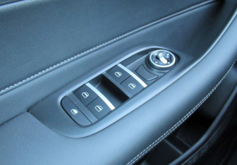 Подержанный автомобиль Chery Tiggo 4 2024 года (14 фото)