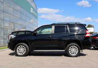 Подержанный автомобиль Toyota Land Cruiser Prado 2017 года (8 фото)