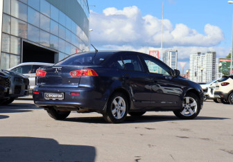 Подержанный автомобиль Mitsubishi Lancer Sedan 2008 года (5 фото)