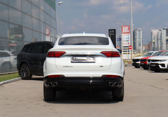 Подержанный автомобиль Geely Tugella 2023 года (6 фото)