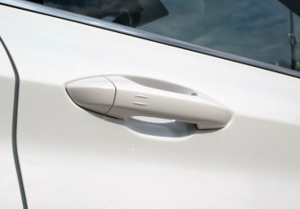 Подержанный автомобиль Geely Coolray 2023 года (9 фото)