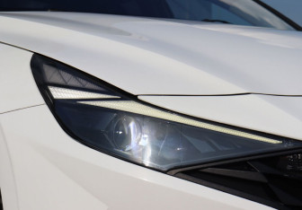 Подержанный автомобиль Hyundai Elantra Sedan 2021 года (9 фото)