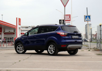 Подержанный автомобиль Ford Kuga 2017 года (7 фото)