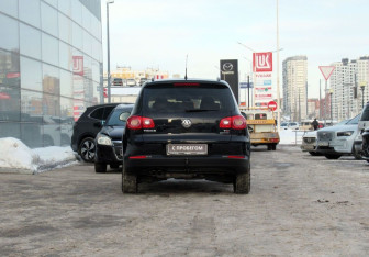 Подержанный автомобиль Volkswagen Tiguan 2011 года (6 фото)