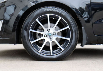 Подержанный автомобиль Kia Rio Hatchback 2013 года (9 фото)