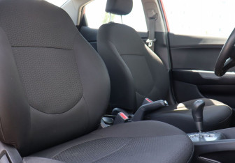 Подержанный автомобиль Kia Rio Sedan 2013 года (17 фото)