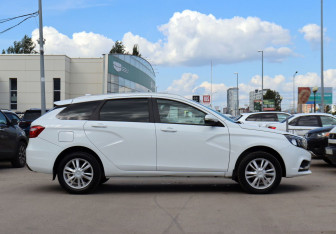 Подержанный автомобиль LADA (ВАЗ) Vesta Wagon 2018 года (4 фото)