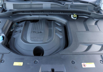 Подержанный автомобиль Geely Atlas Pro 2023 года (10 фото)
