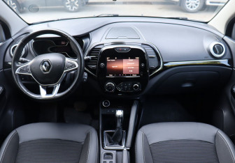 Подержанный автомобиль Renault Kaptur 2020 года (13 фото)