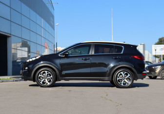 Подержанный автомобиль Kia Sportage 2018 года (8 фото)