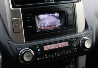 Подержанный автомобиль Toyota Land Cruiser Prado 2012 года (15 фото)