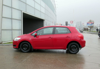 Подержанный автомобиль Toyota Auris Hatchback 2008 года (8 фото)