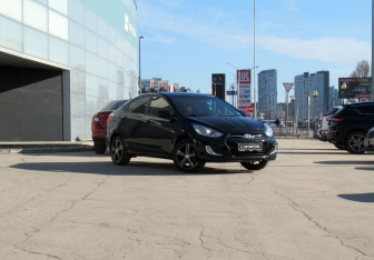 Подержанный автомобиль Hyundai Solaris Sedan 2013 года (3 фото)