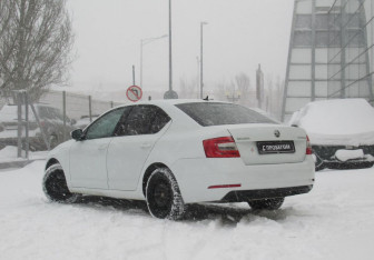 Подержанный автомобиль Skoda Octavia Liftback 2017 года (7 фото)