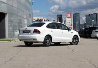Подержанный автомобиль Volkswagen Polo Sedan 2019 года (5 фото)