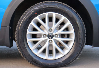 Подержанный автомобиль Kia Rio Hatchback 2019 года (9 фото)