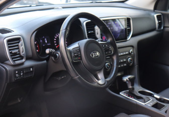 Подержанный автомобиль Kia Sportage 2018 года (17 фото)