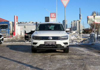 Подержанный автомобиль Volkswagen Tiguan 2018 года (2 фото)