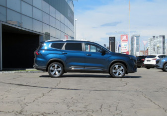 Подержанный автомобиль Geely Okavango 2023 года (4 фото)