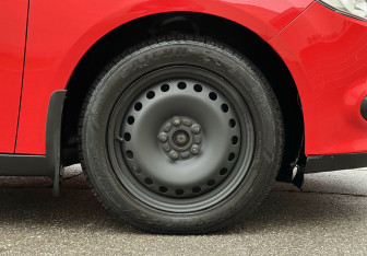 Подержанный автомобиль Ford Focus Hatchback 2014 года (9 фото)