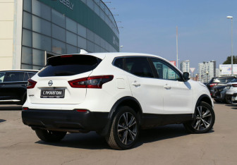Подержанный автомобиль Nissan Qashqai 2019 года (5 фото)