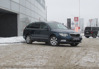 Подержанный автомобиль Skoda Superb Wagon 2012 года (3 фото)