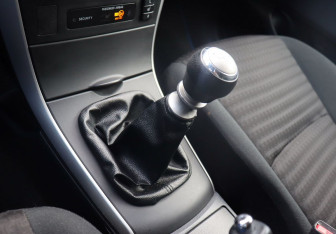 Подержанный автомобиль Toyota Corolla Sedan 2012 года (16 фото)