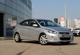 Подержанный автомобиль Hyundai Solaris Sedan 2011 года (3 фото)