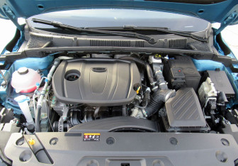 Подержанный автомобиль Geely Emgrand 2023 года (20 фото)