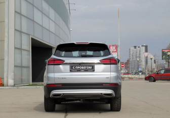 Подержанный автомобиль Geely Atlas Pro 2022 года (6 фото)