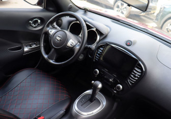 Подержанный автомобиль Nissan Juke 2011 года (13 фото)